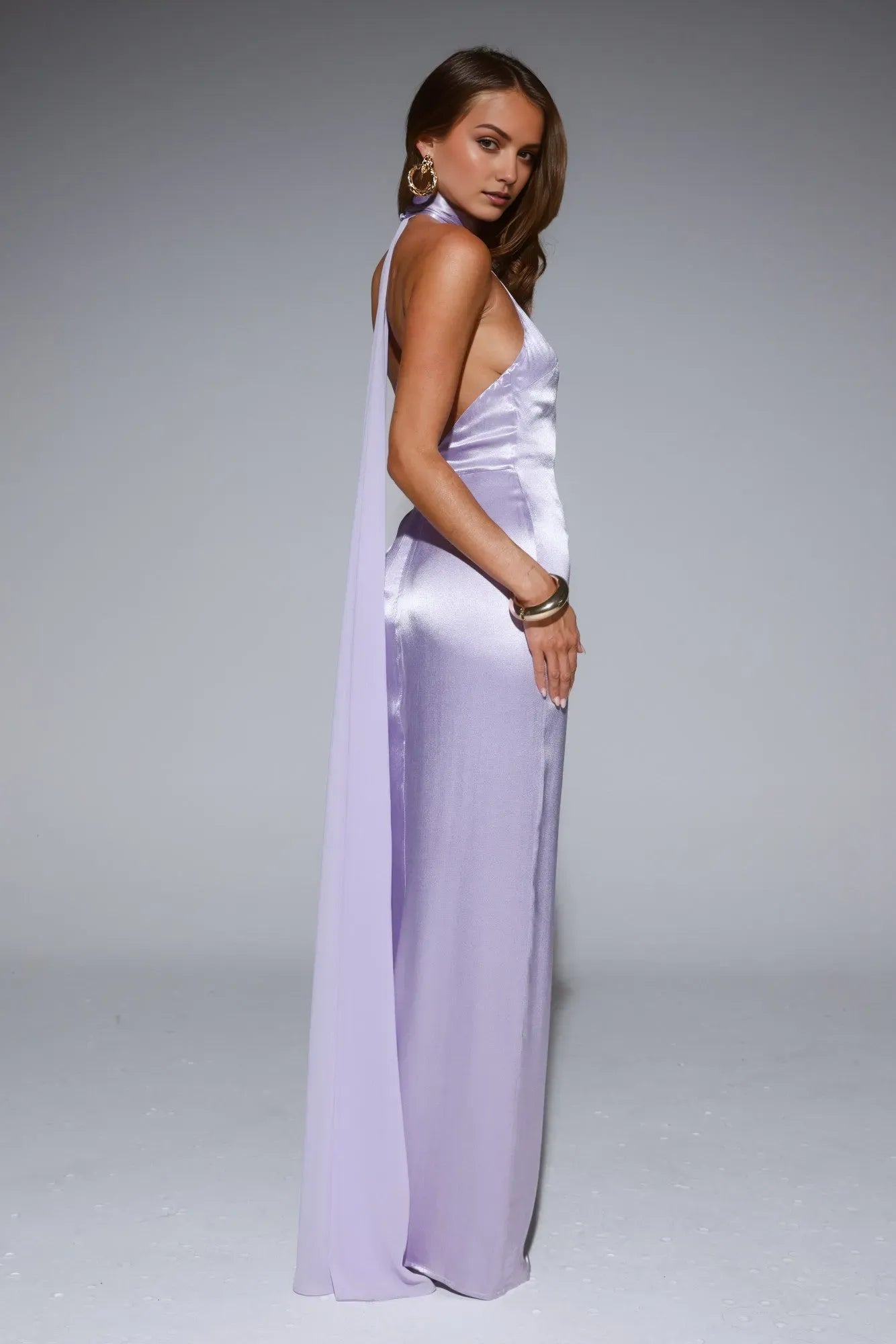 Elegant Lilac Sheath Halter Neck Sleeveless Open Back Floor-Length Satin Prom Dresses with High Slit