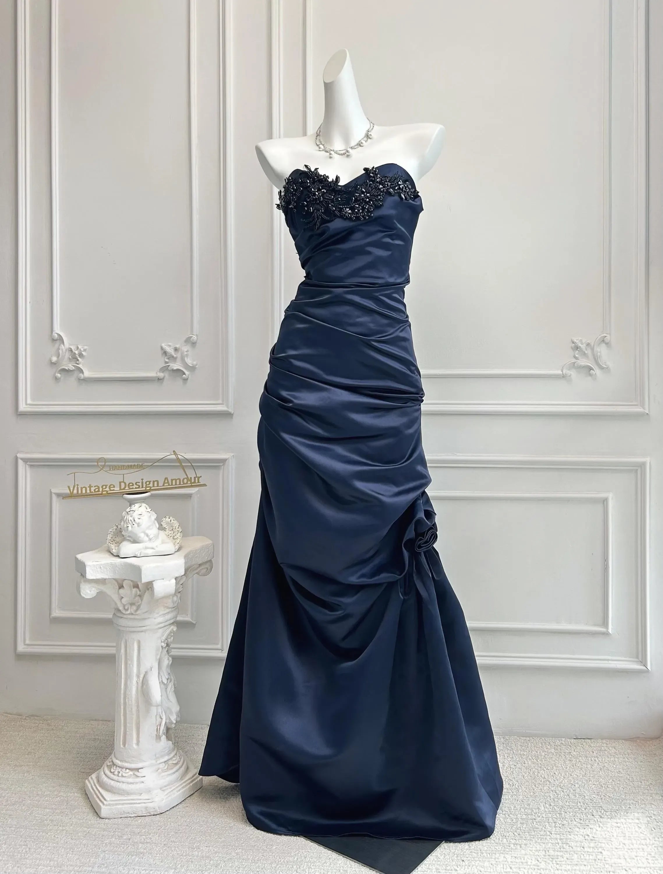 Elegant Mermaid Strapless Beaded Ruched Satin Navy Blue Floor-Length Evening Dress