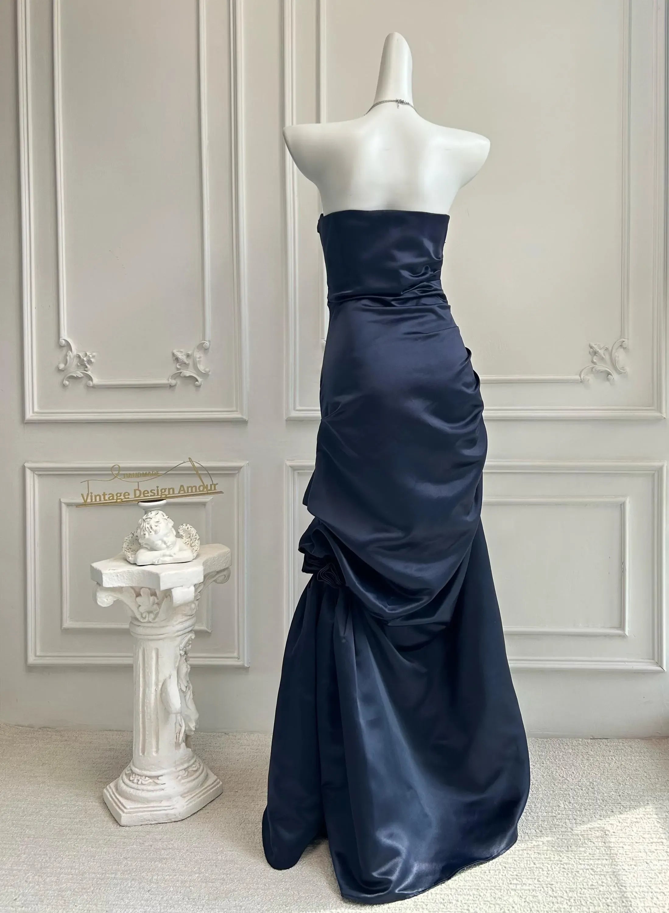 Elegant Mermaid Strapless Beaded Ruched Satin Navy Blue Floor-Length Evening Dress