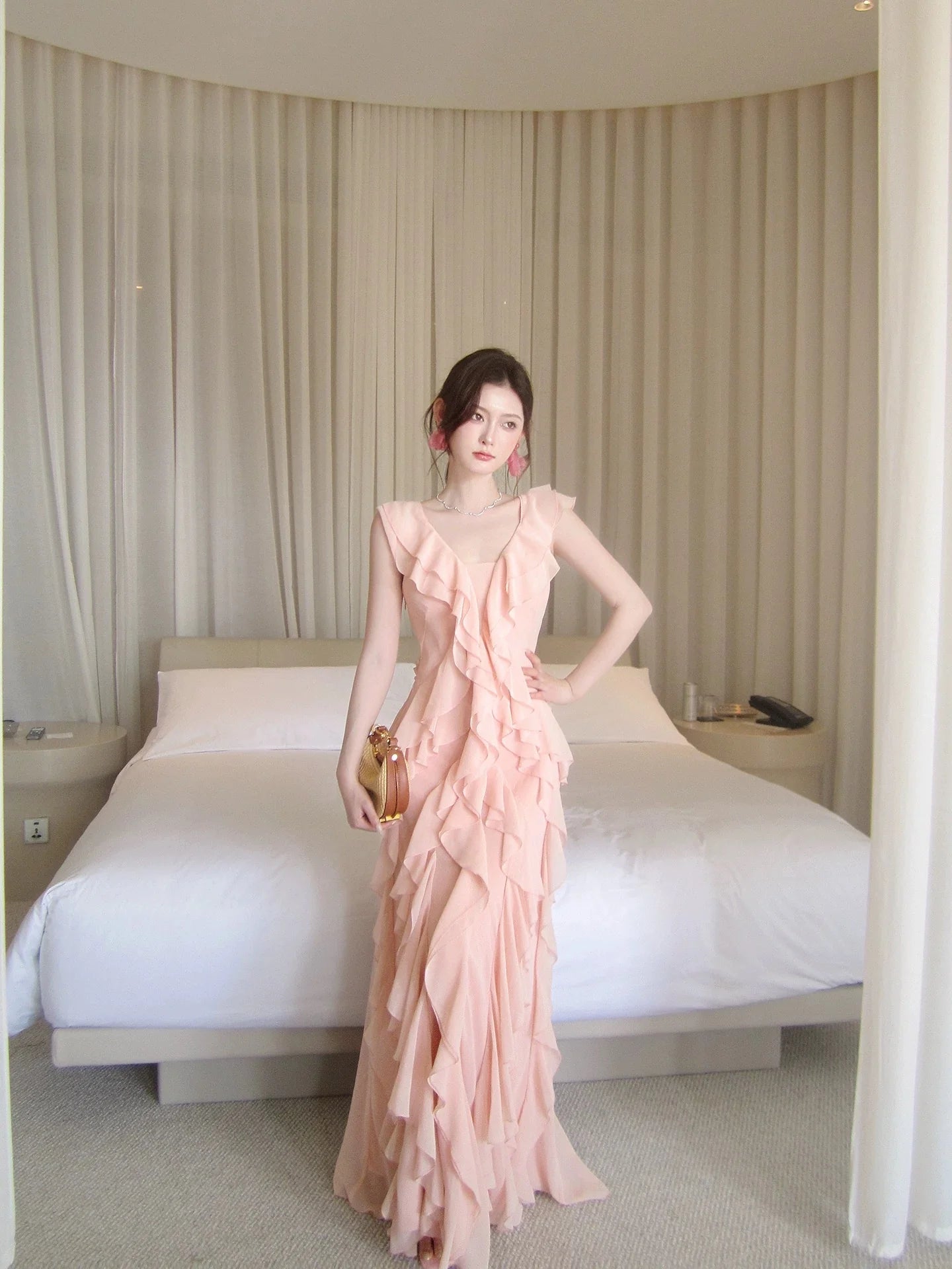 Elegant Mermaid V-Neck Ruffled Blush Chiffon Maxi Prom Dress