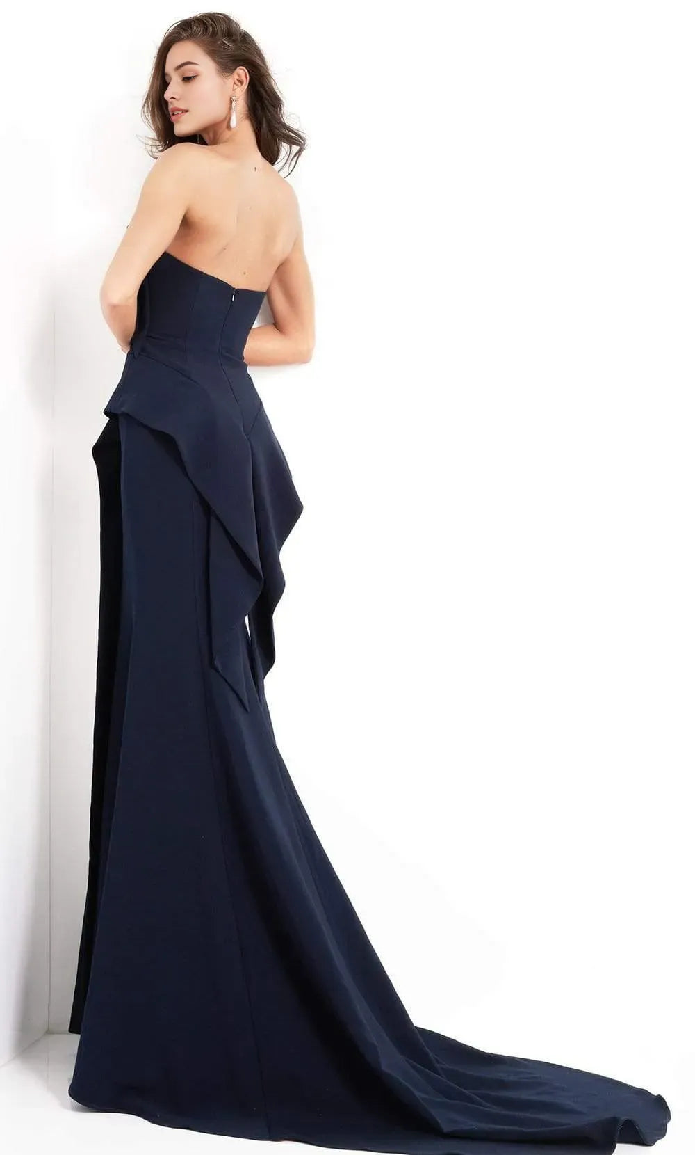 Elegant Navy Blue Crepe Strapless Prom Gown with Asymmetric Ruffle Details and Mermaid Silhouette for Formal Occasions