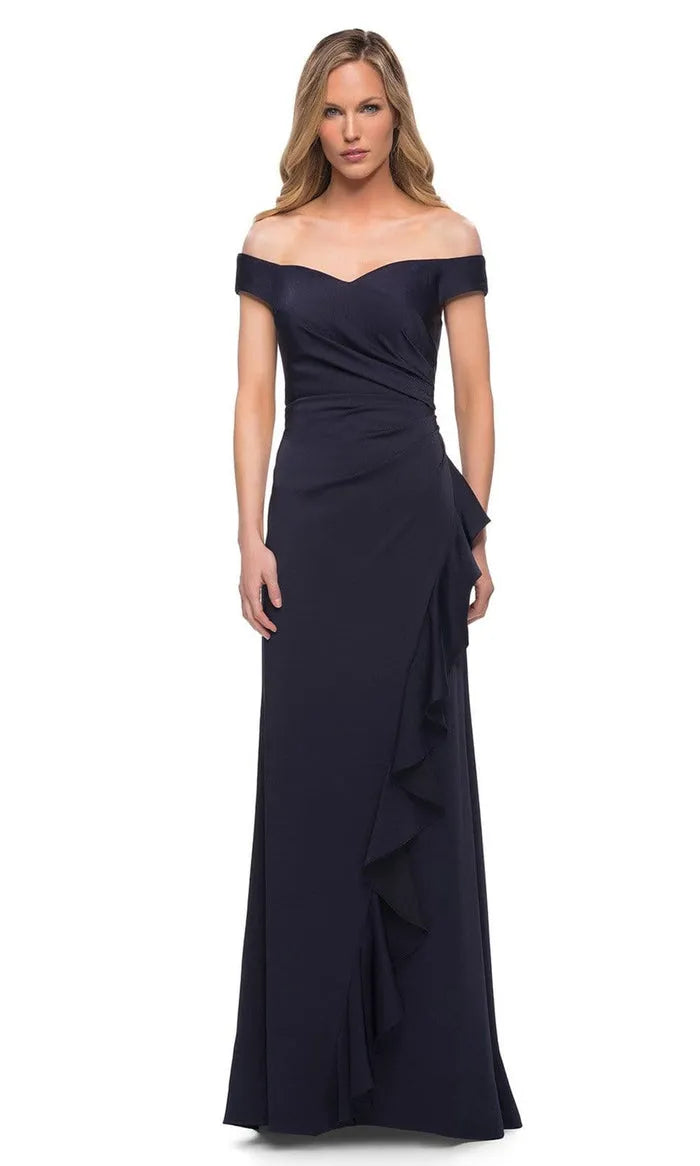 Elegant Navy Blue Off - Shoulder Evening Dress with Asymmetric Ruffle Detail and Draped Bodice for