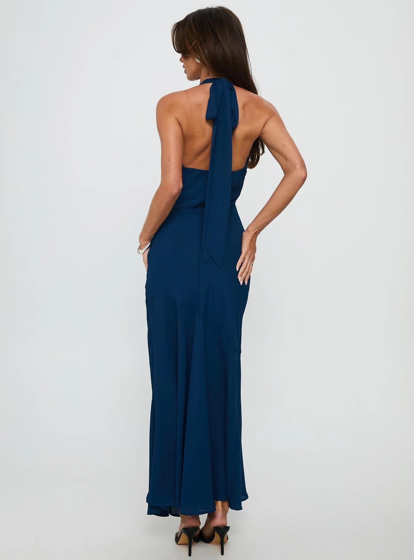 Elegant Navy Sheath V-Neck Sleeveless Halter-Tie Backless Floor-Length Chiffon Prom Dress ﻿