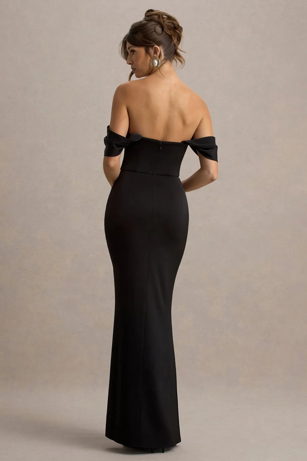 Elegant Off - Shoulder Black Satin Prom Dresses with Draped Sleeves Ruched Detailing and High Side Slit  Perfect for Proms Galas and Formal ﻿