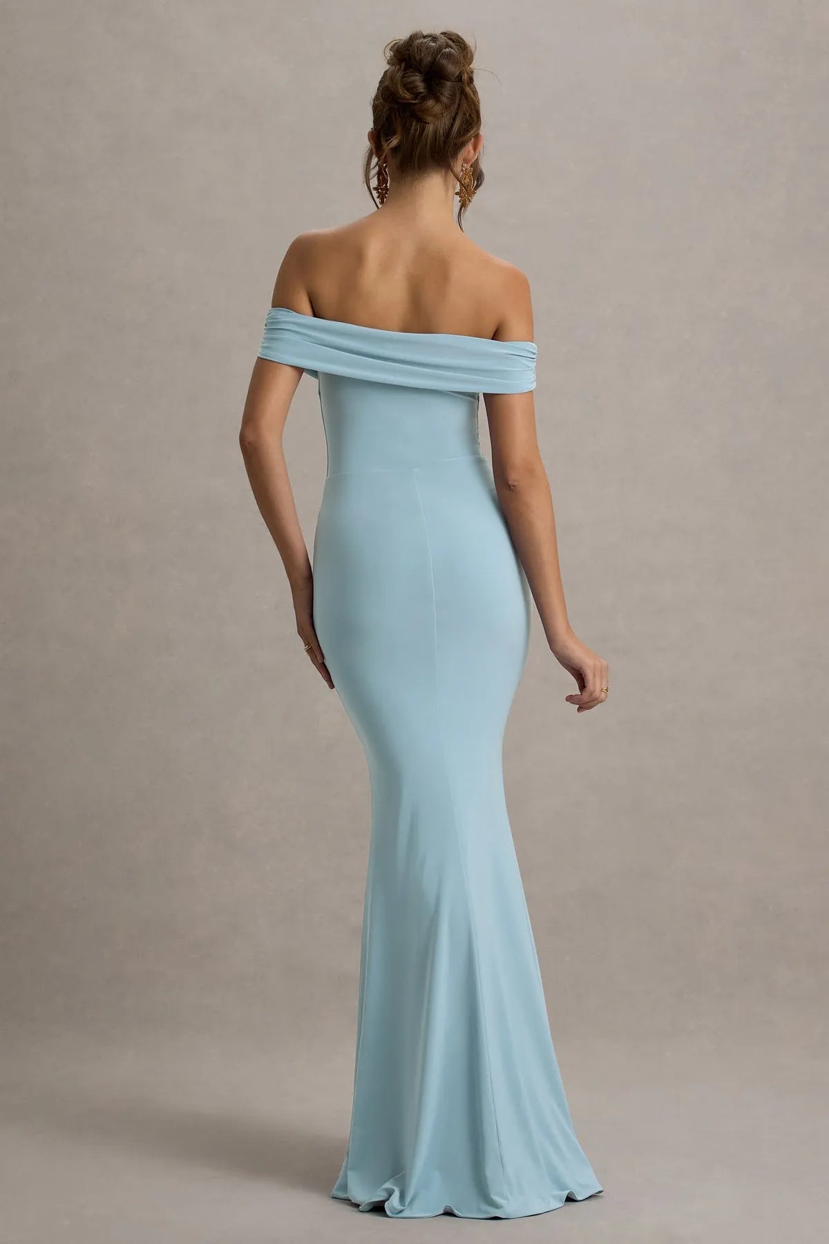 Elegant Off - Shoulder Light Blue Prom Dress with Side Slit Ruched Neckline Bodycon Silhouette for Formal Occasions