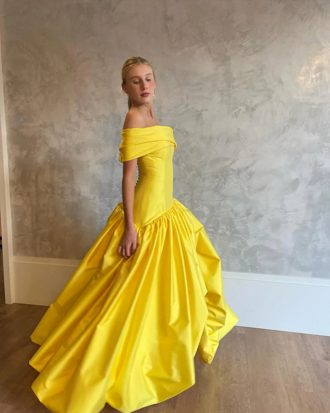 Elegant Off-Shoulder Short Sleeve Yellow Maxi Party Dress