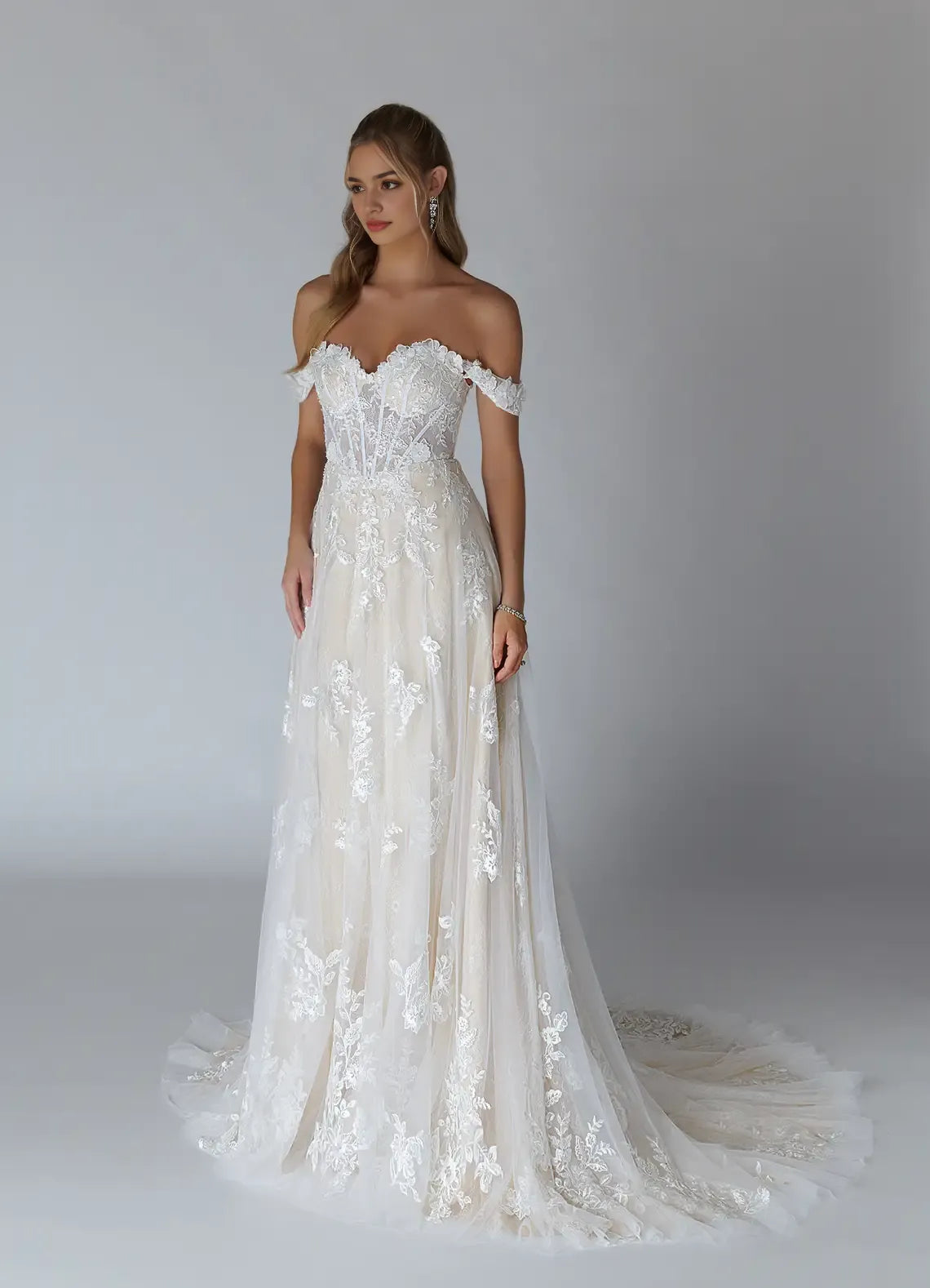 Elegant Off -Shoulder Wedding Dress Sheer Tulle Skirt Intricate Lace Embroidery, Sweetheart Neckline  Fit and Flare Silhouette for Romantic Weddings
