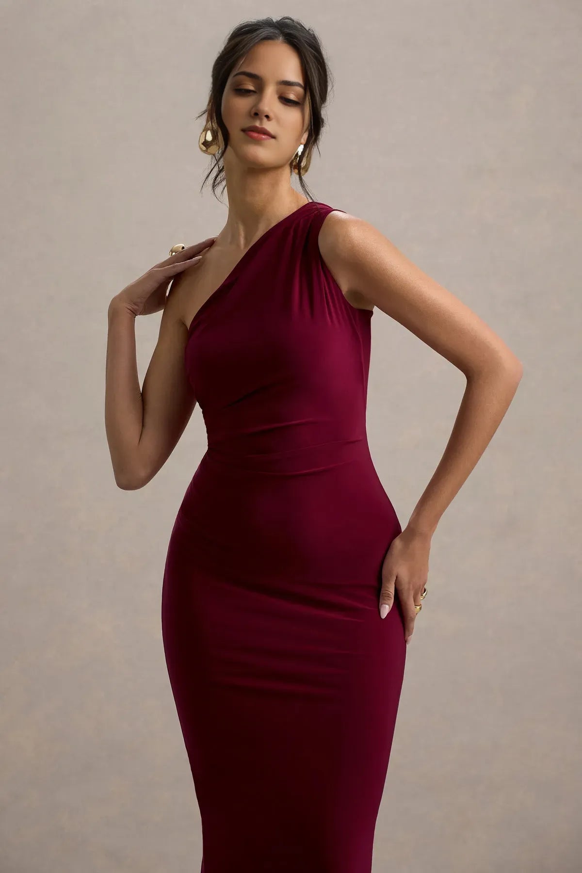 Elegant One - Shoulder Burgundy Mermaid Gown with Ruched Waist Detai Floor - Length Bodycon Fit Perfect for Formal Proms Black -Tie Galas and Glamorous Evening  ﻿
