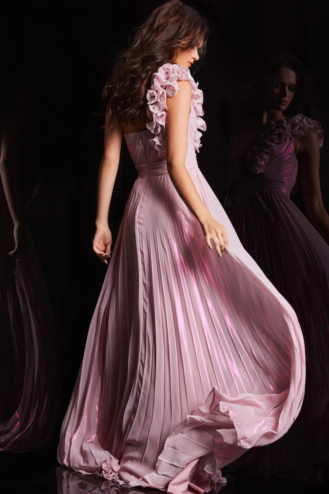 Elegant One - Shoulder Pink Pleated Prom Dress with Floral Applique and High Side Slit for Formal Occasions   ﻿