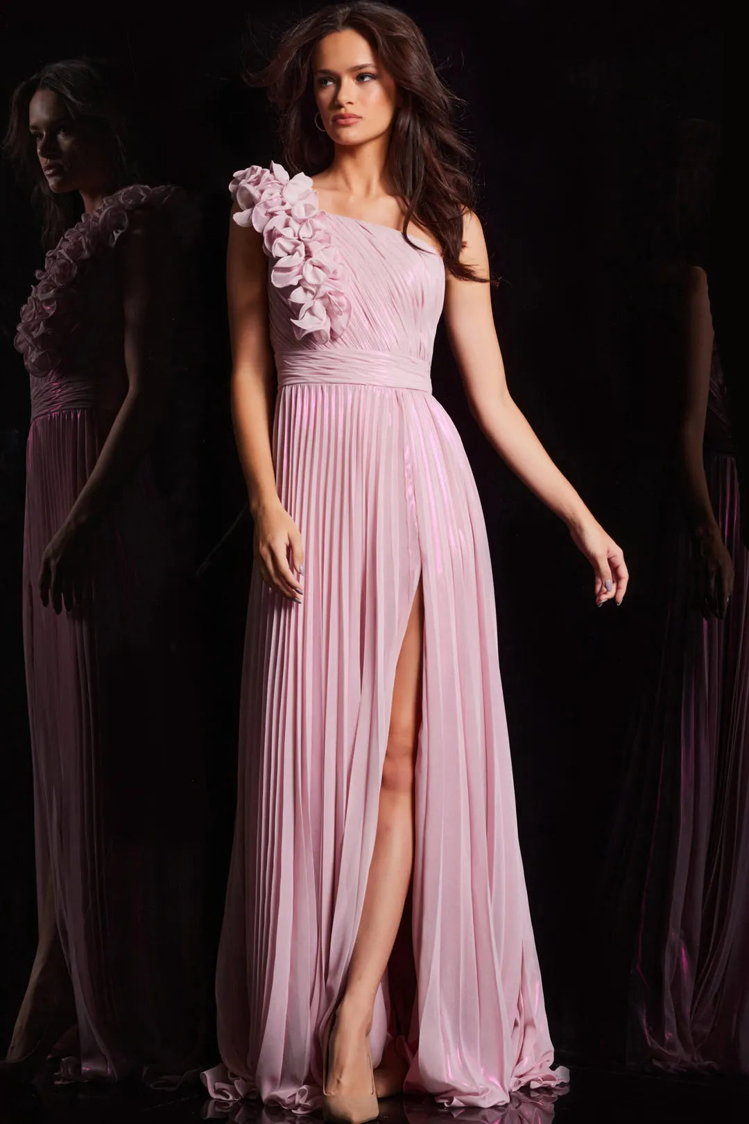 Elegant One - Shoulder Pink Pleated Prom Dress with Floral Applique and High Side Slit for Formal Occasions   ﻿