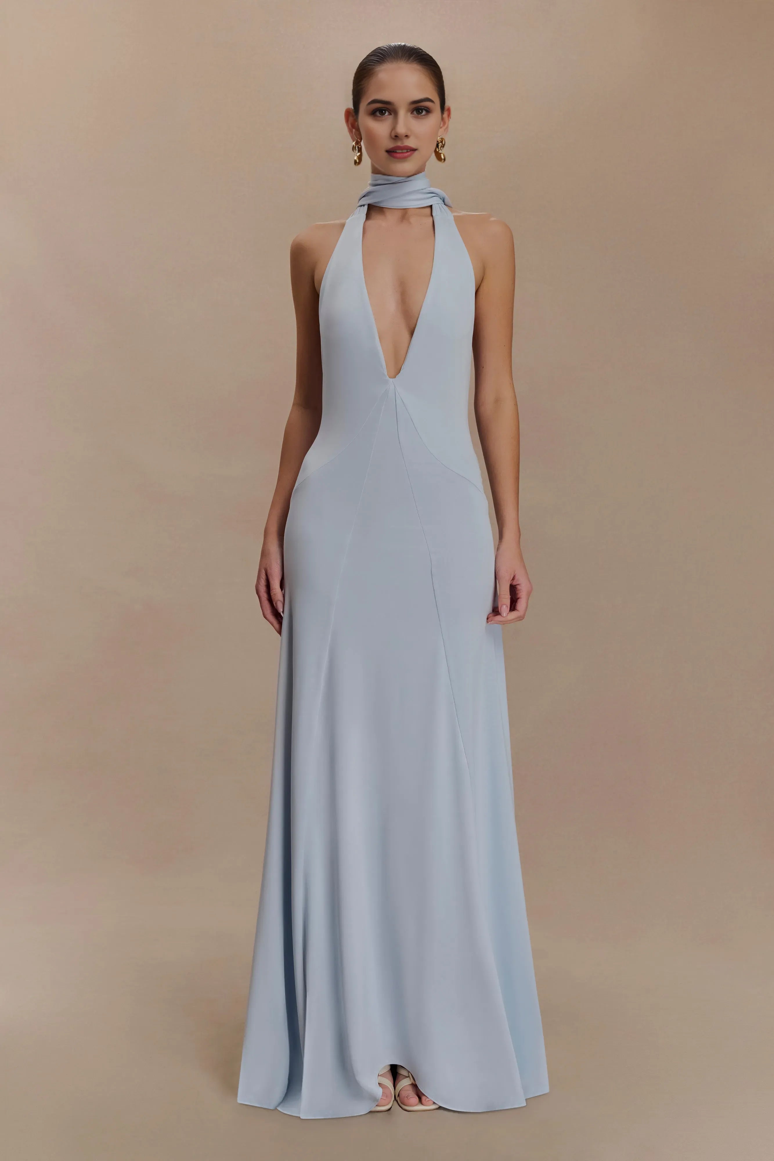 Elegant Pale Blue Sheath Halter Plunging V-Neck Sleeveless Open Back Ruched Floor-Length Prom Dresses With Scarf ﻿