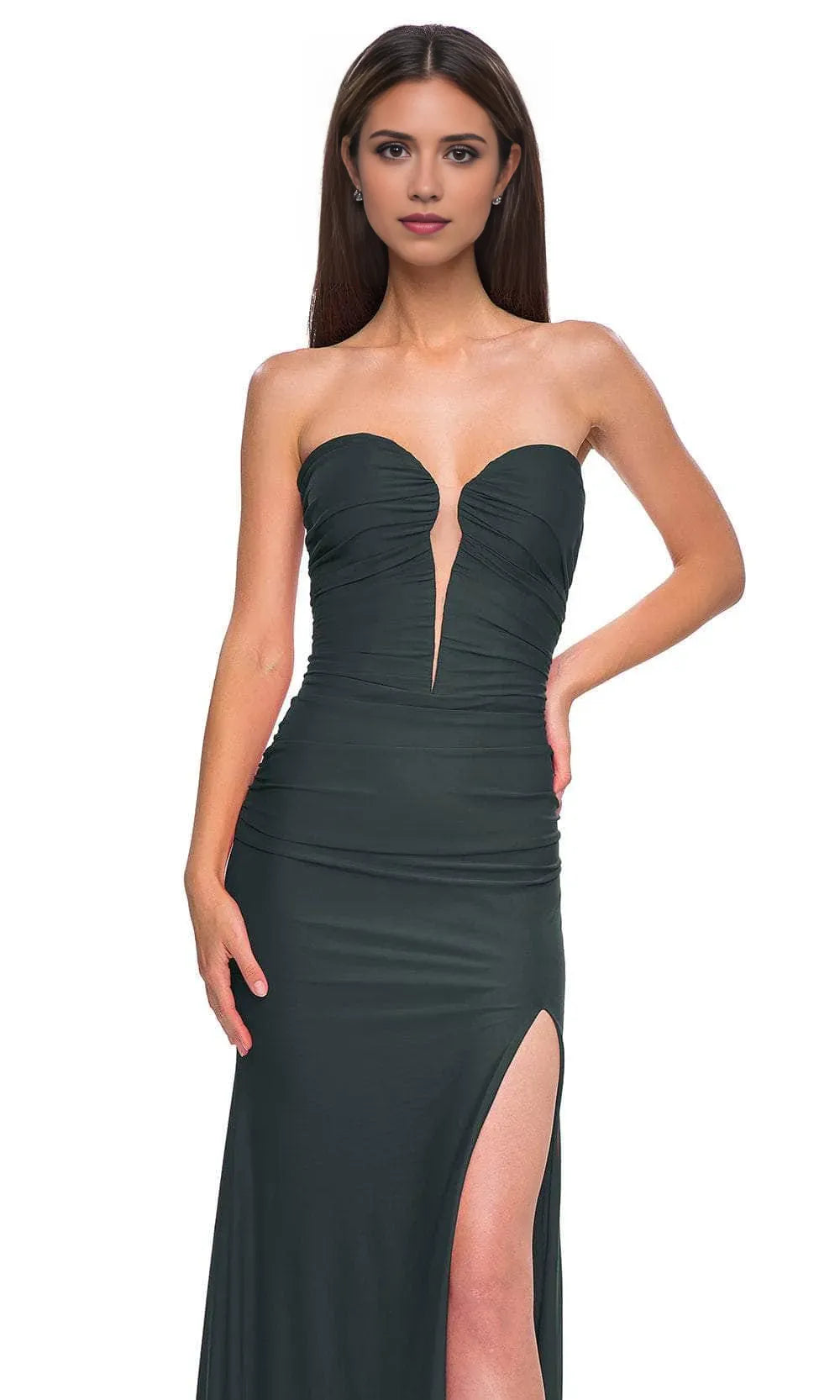 Elegant Strapless Dark Green Prom Dress with Ruched Bodice Plunging Neckline and High Side Slit for Formal Evening Galas