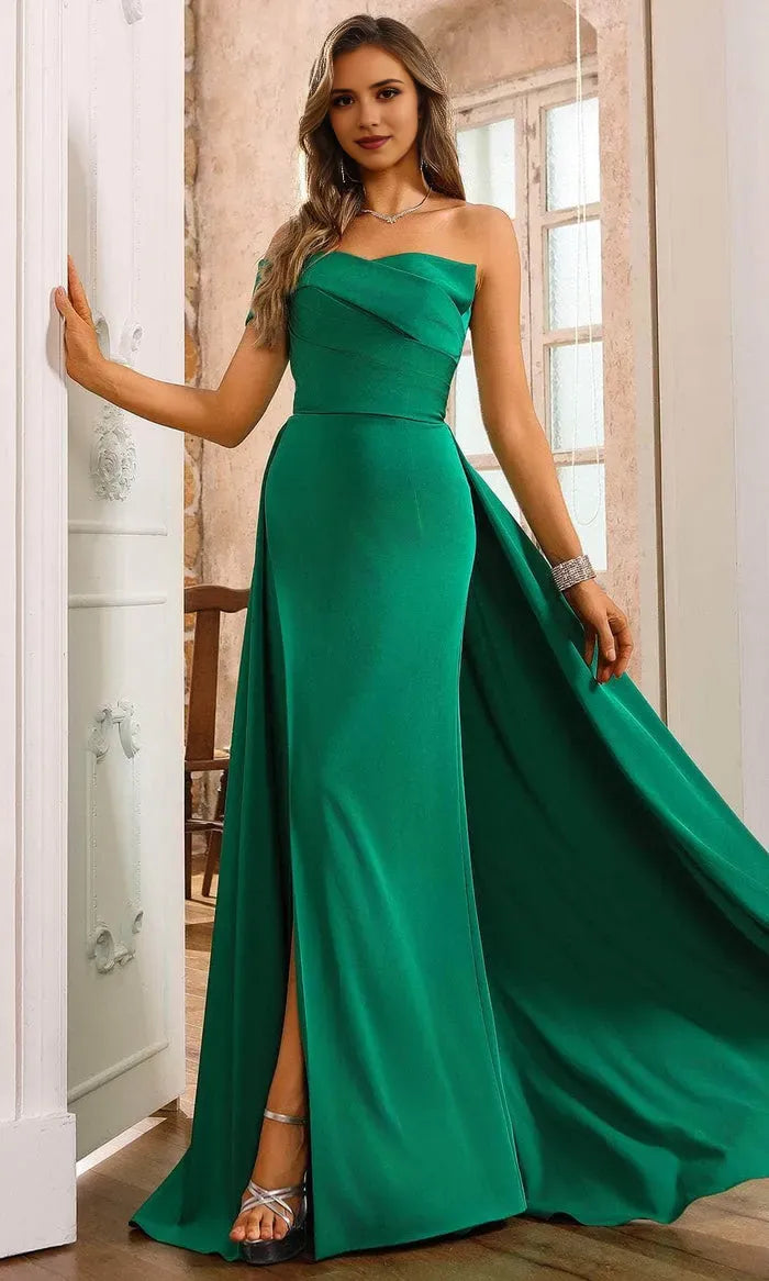 Elegant Strapless Emerald Green Mermaid Prom Dress with Draped Bodice and Side Train Perfect for Formal Evening Events