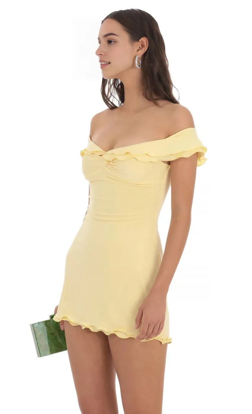 Elegant Yellow Off Shoulder Homecoming Dresses Ruffled Details Sweetheart Neckline Perfect for Teen Girls' Homecoming Events