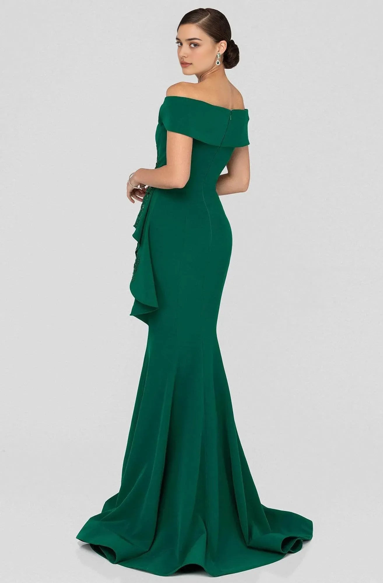 Emerald Green Off - Shoulder Evening Dresses with Embroidered Floral Appliqués Ruffled Side Detail and Mermaid Silhouette for Formal