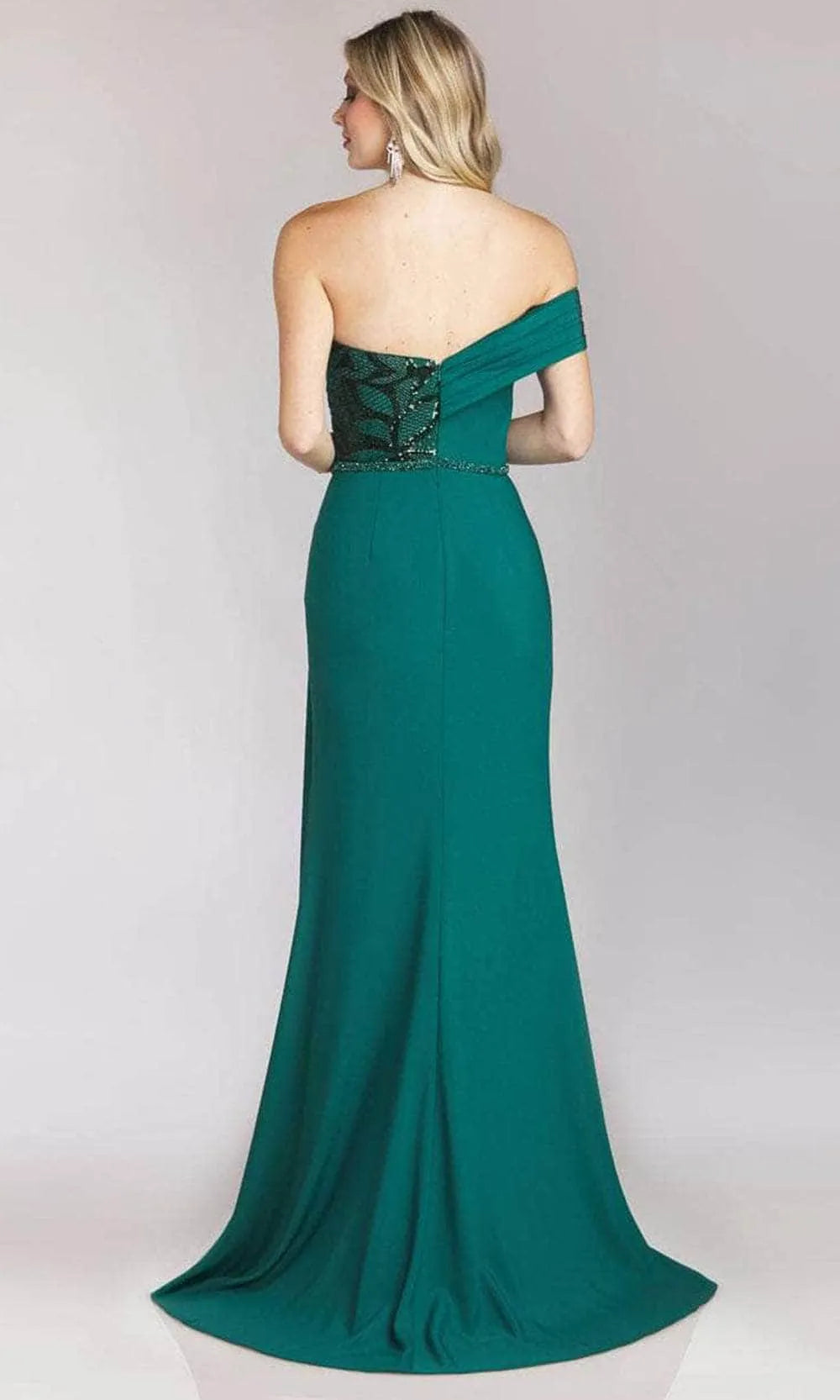 Emerald Green Off - Shoulder Evening Dress with Embroidered Bodice Accent Beaded Waist Belt, and Draped Skirt for Glamorous Occasions