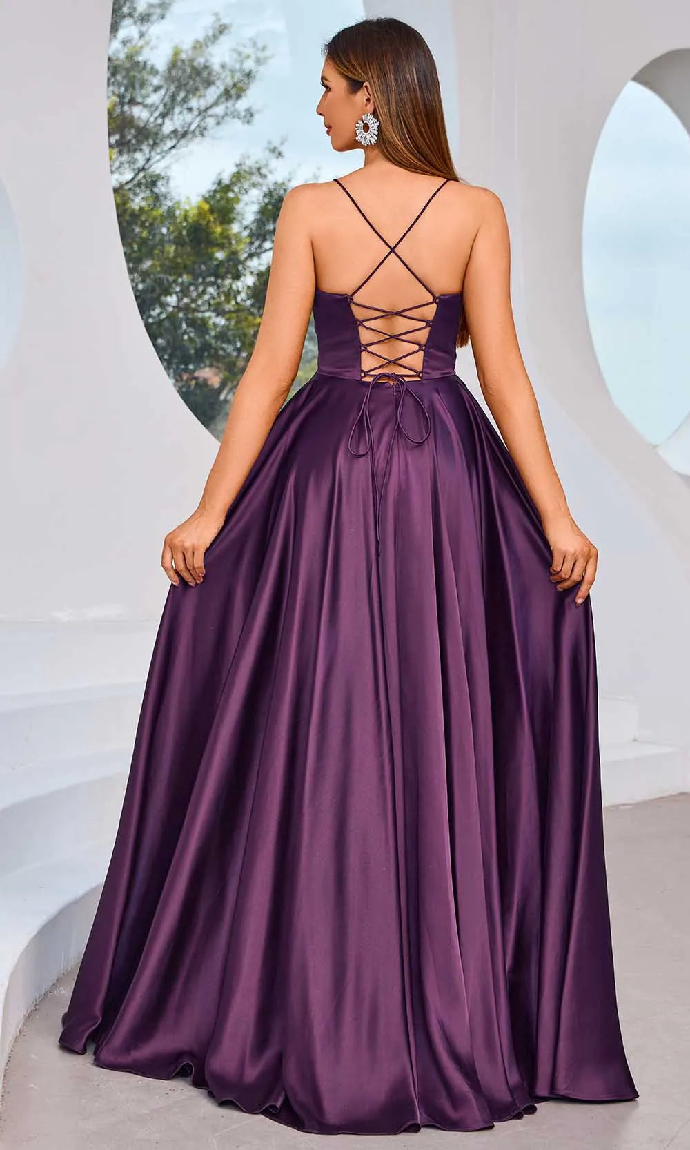 Emerald Green Satin Evening Dresses with Spaghetti Straps Square Neckline and High Side Slit Ideal for Formal Galas and Elegant Occasions