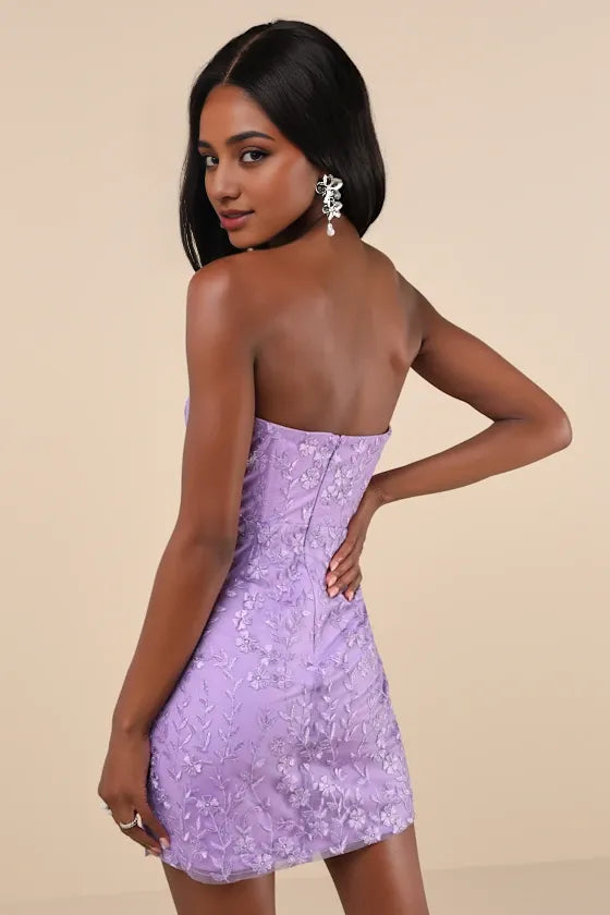 Exquisite Sensation Red Floral Embroidered Strapless Homecoming Dresses