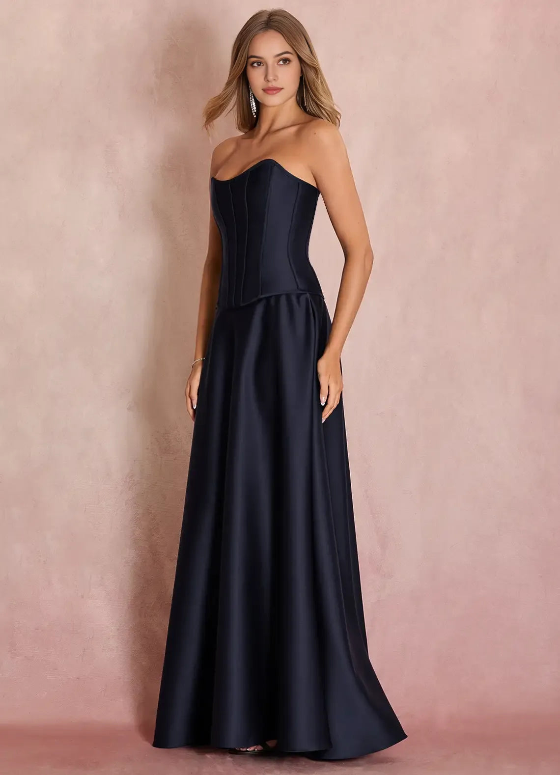 Exquisite Strapless Navy Blue Satin Prom Gown with Structured Corset Bodice and Voluminous Ball - Gown Skirt for Formal