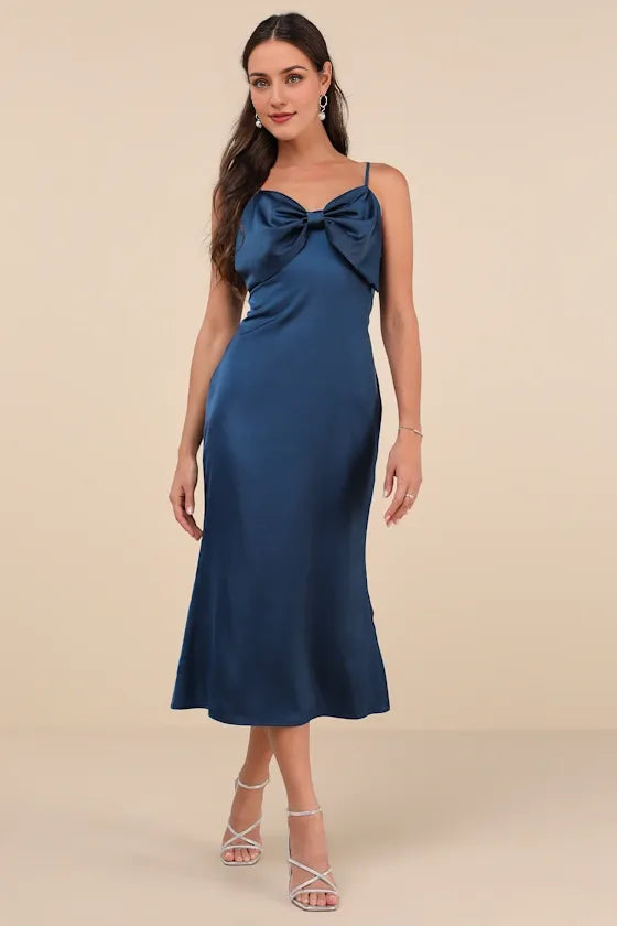 Extravagantly Sleek White Satin Sleeveless Bow Evening Dresses