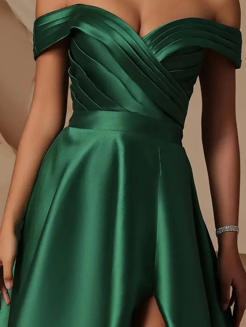 Fashionable Emerald Green A-Line Off-Shoulder Sleeveless Satin Lace-Up Back Slit Floor-Length Prom Dress