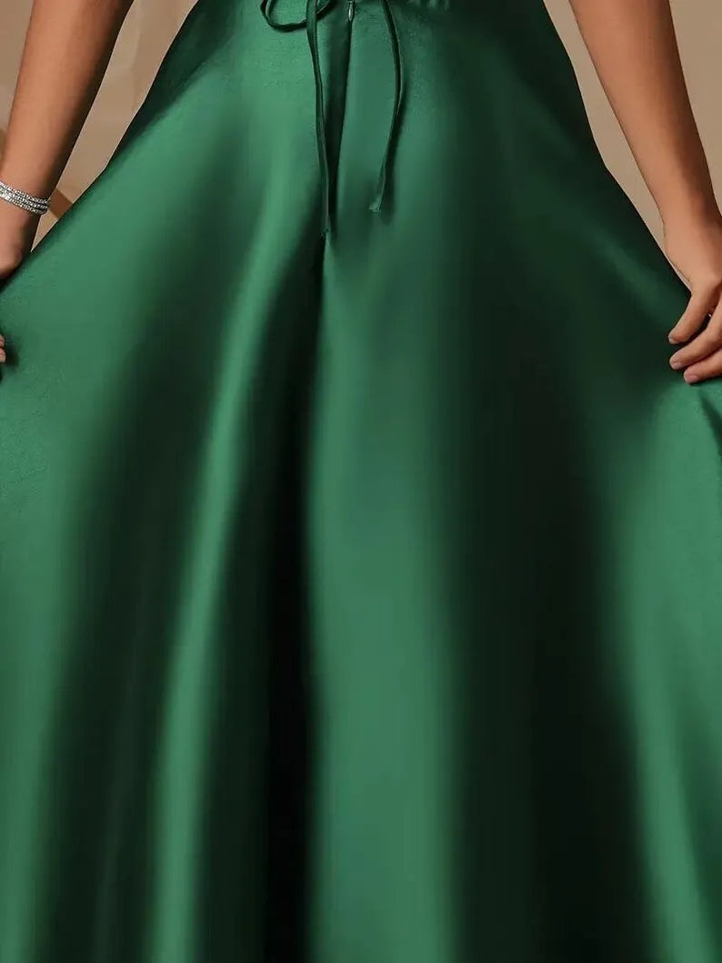 Fashionable Emerald Green A-Line Off-Shoulder Sleeveless Satin Lace-Up Back Slit Floor-Length Prom Dress