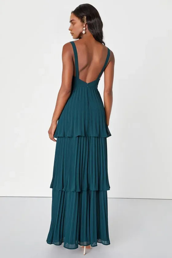 Formal Forest Green Tiered Pleated Evening Dress with Sweetheart Neckline Spaghetti Straps Ideal for Romantic