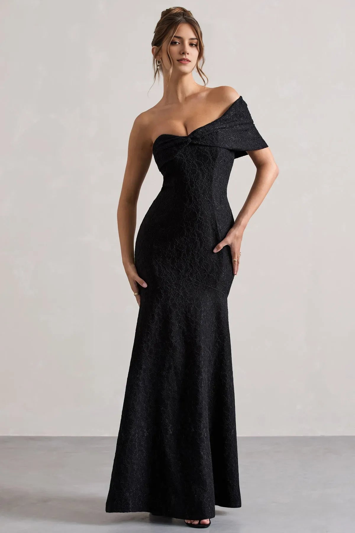 Glamorous Black One Prom Dresses Embellished Lace Trumpet Gown Ideal for Luxurious Ball Events and Formal Evening Celebrations