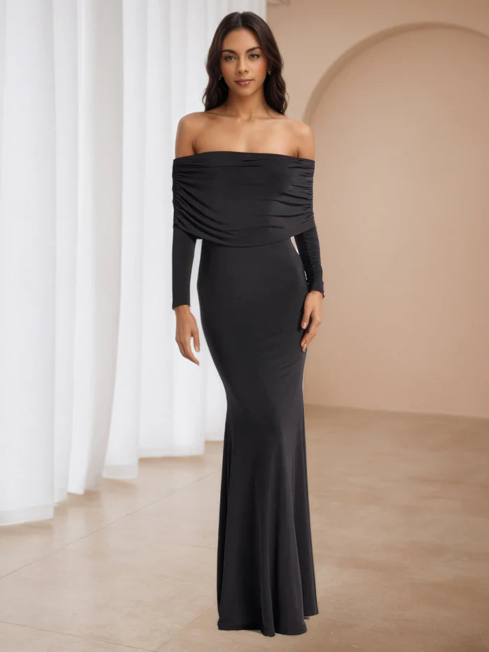 Glamorous Emerald Green Ruched Prom Dress Square Neckline Thin Straps  Sculpted Fit to Elevate Gala Style