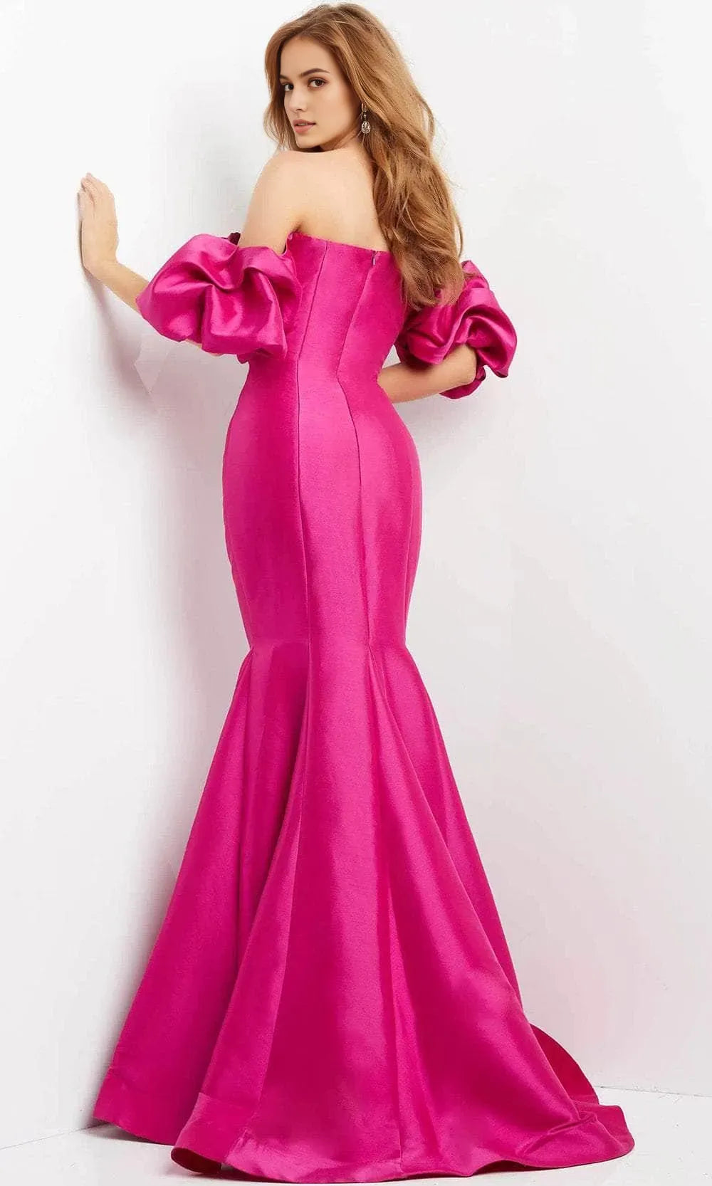 Glamorous Fuchsia Pink Satin Mermaid Prom Dresses with Off  Shoulder Puff Sleeves for Formal Occasions
