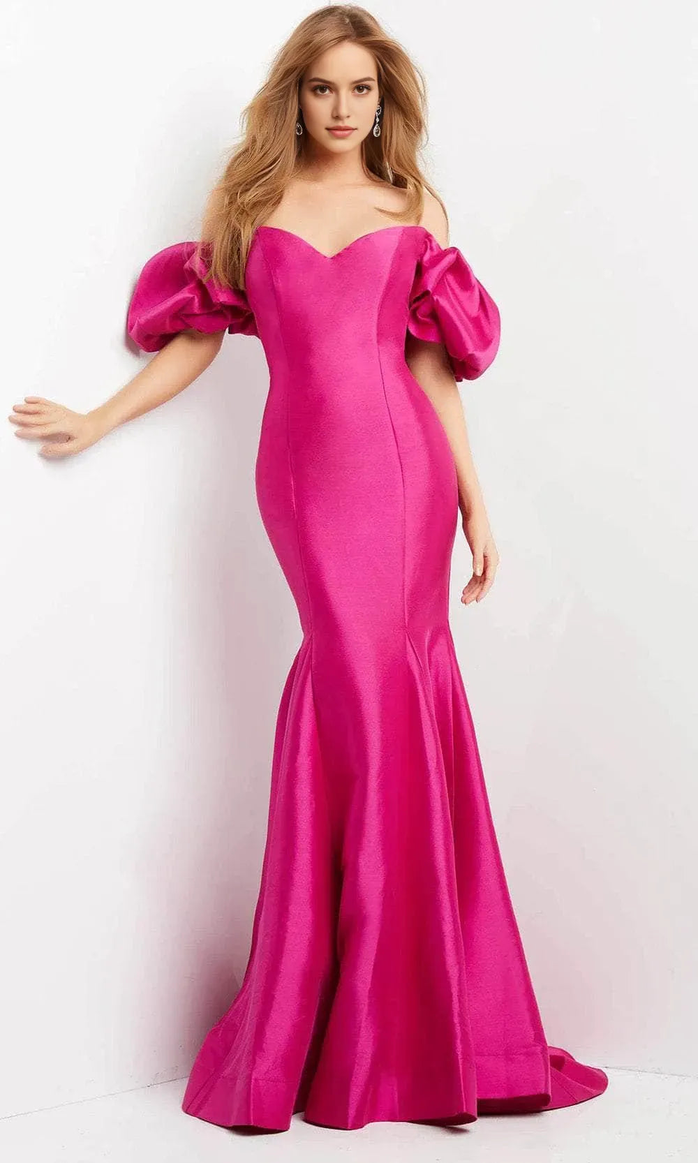 Glamorous Fuchsia Pink Satin Mermaid Prom Dresses with Off  Shoulder Puff Sleeves for Formal Occasions