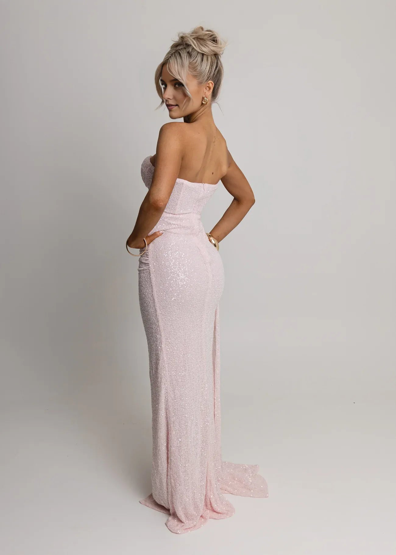 Glamorous Light Pink Mermaid Sweetheart Neck Strapless Back Zip Floor Length Ruffled Prom Dresses with Slit