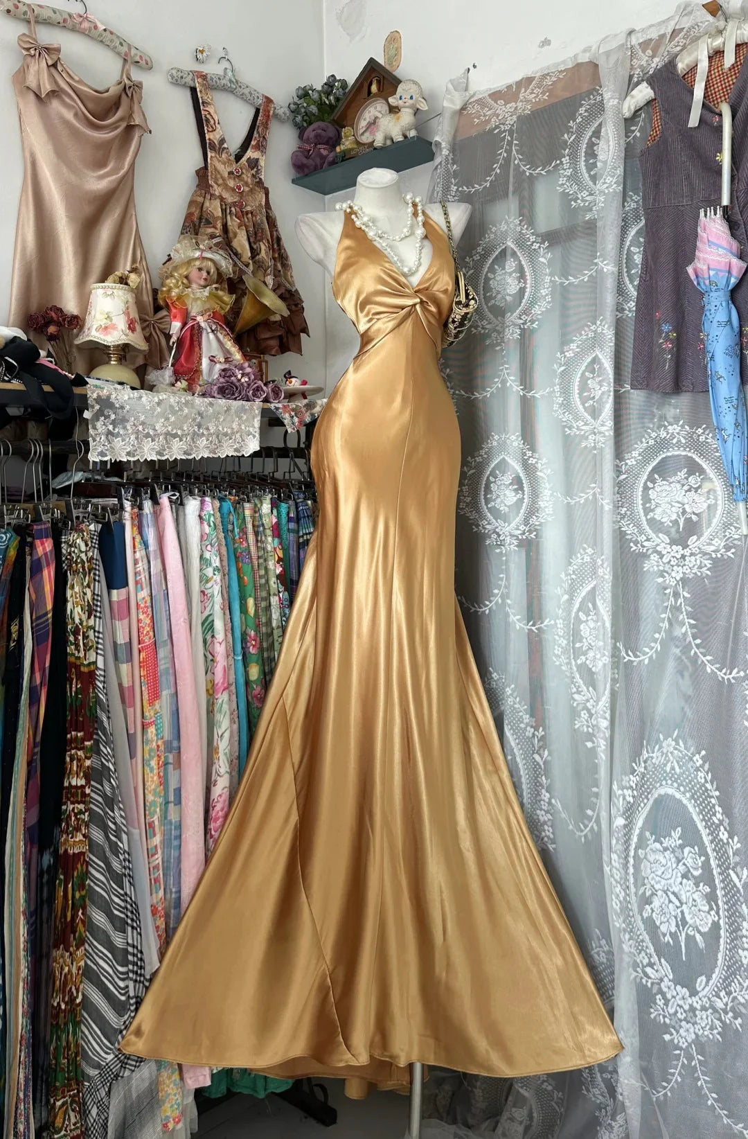 Glamorous Mermaid Halter Satin Gold Maxi Prom Dress