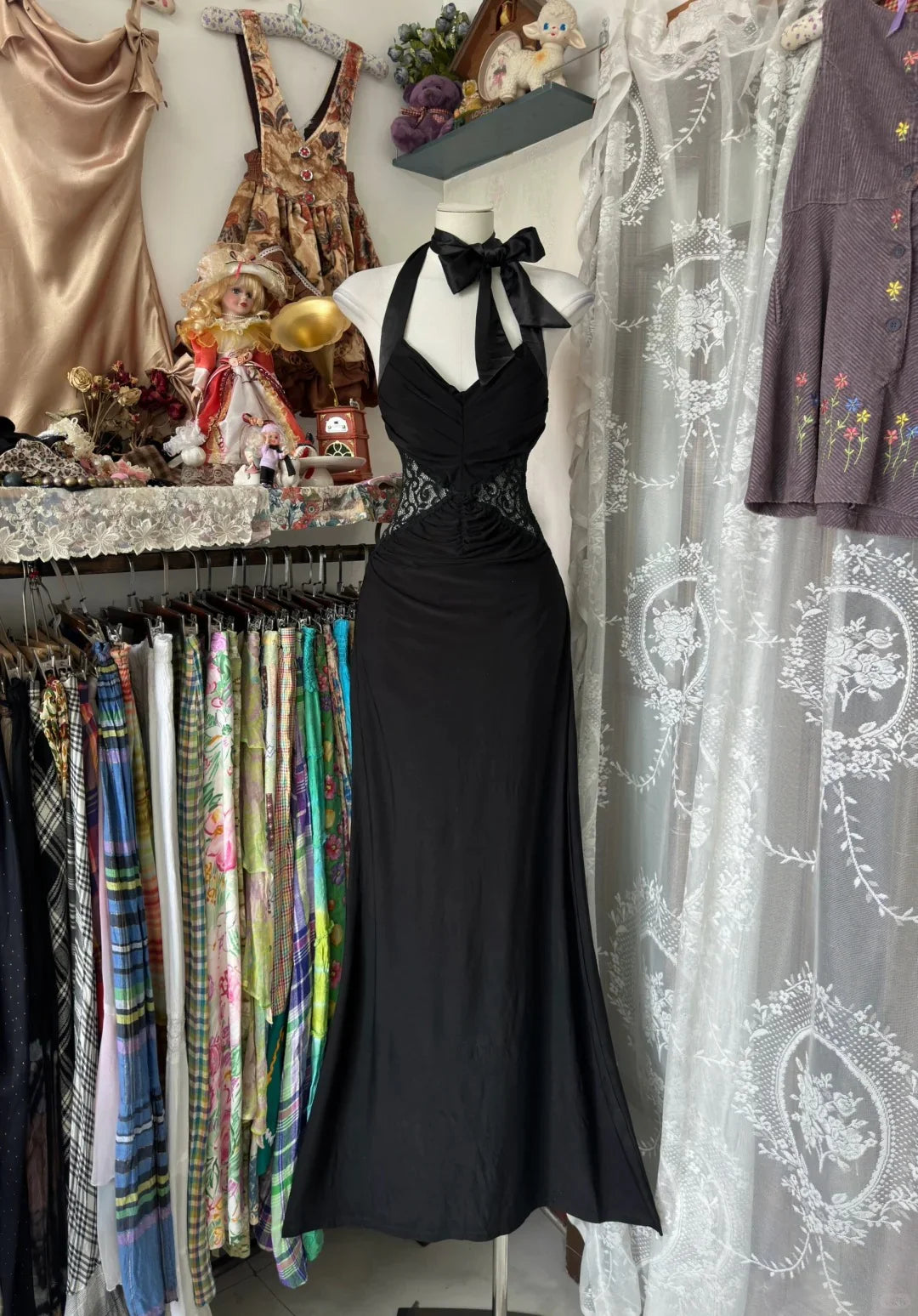 Glamorous Mermaid Halter Sleeveless Lace Black Maxi Prom Dress