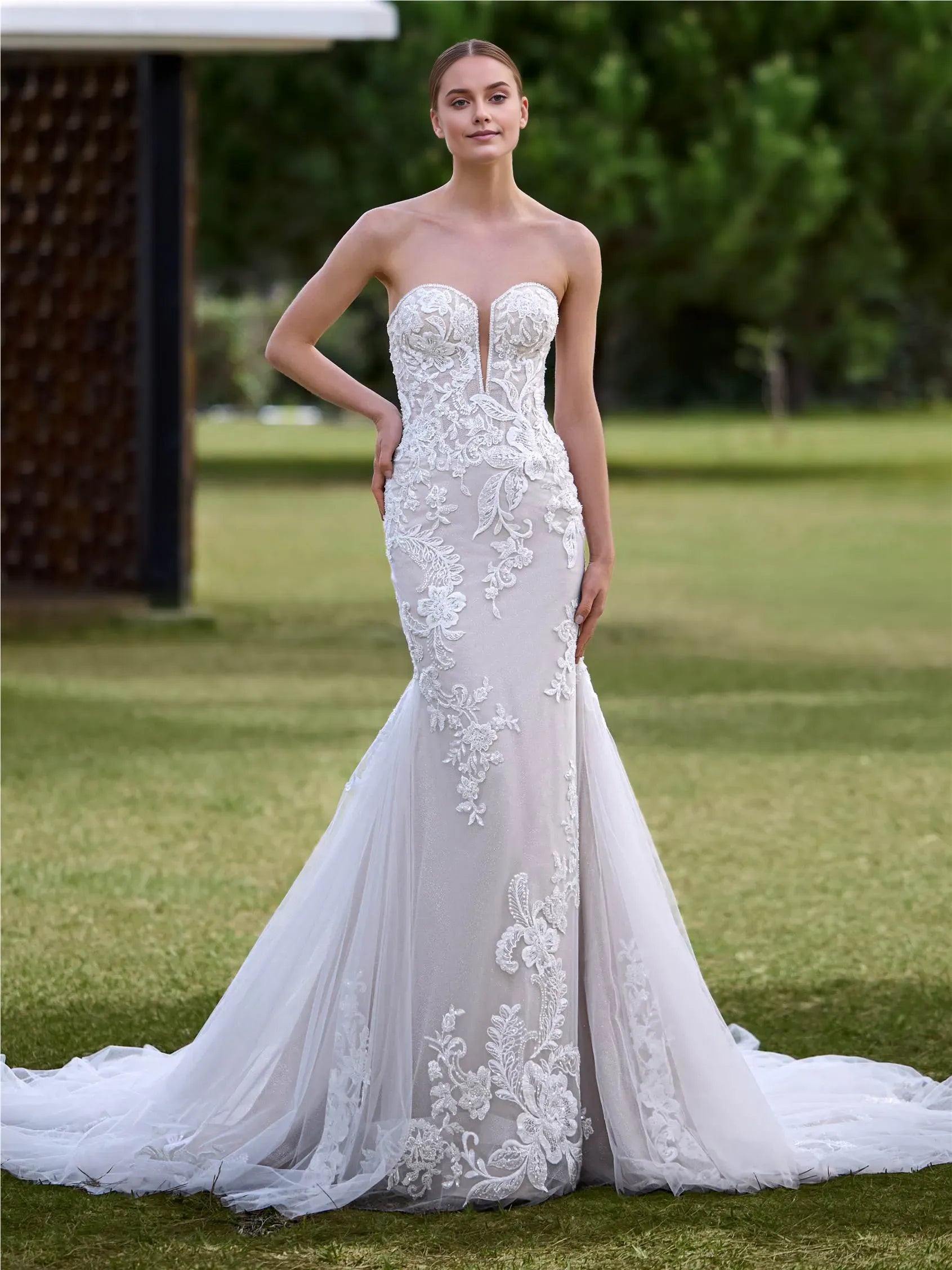 Glamorous Mermaid Sweetheart Neck Sleeveless Lace-Embroidered Beaded Lace Up Sweep/Brush Train Wedding Dress Hot Sale