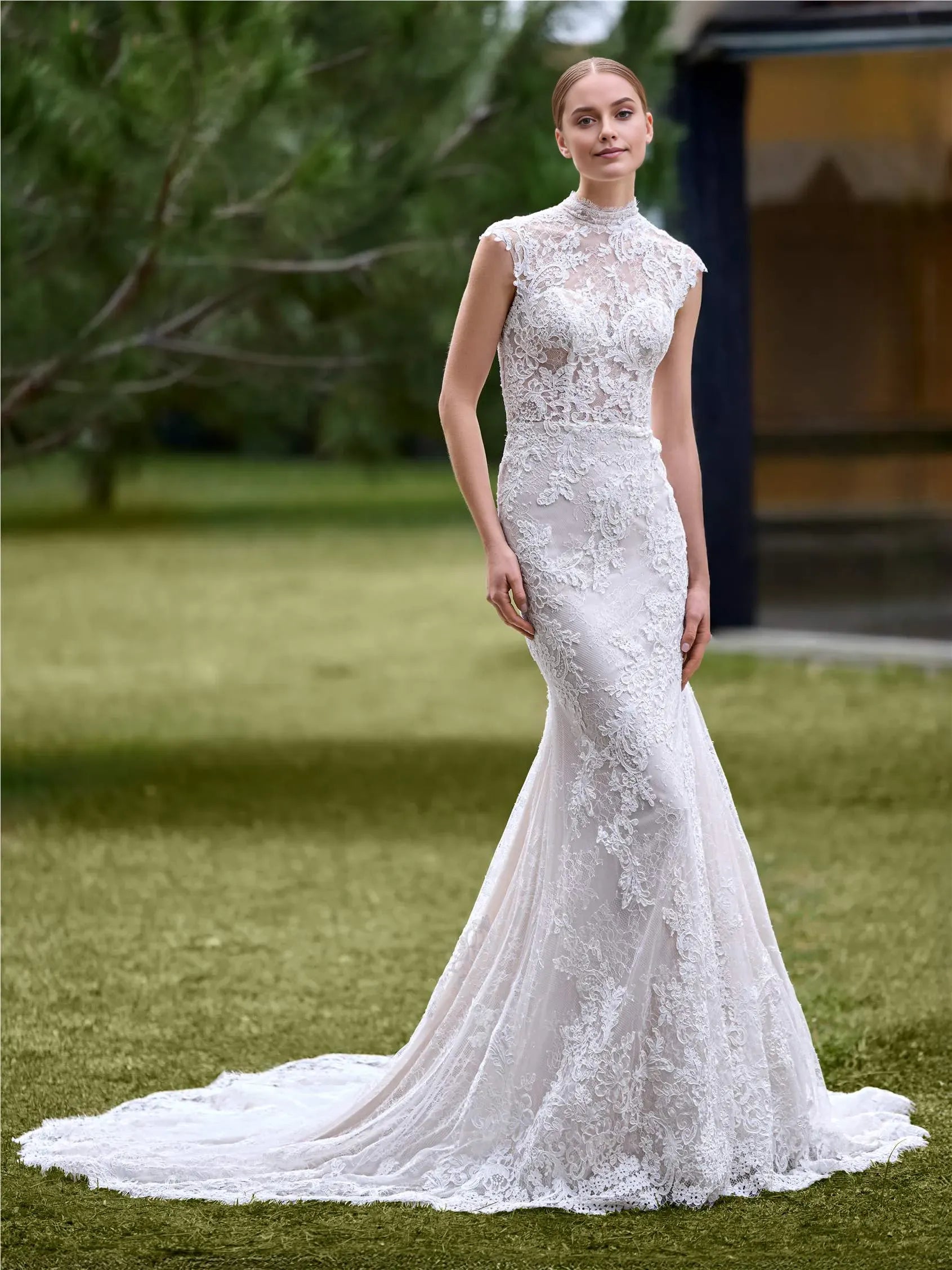 Glamorous Mermaid Sweetheart Neck Sleeveless Lace-Embroidered Beaded Lace Up Sweep/Brush Train Wedding Dress Hot Sale