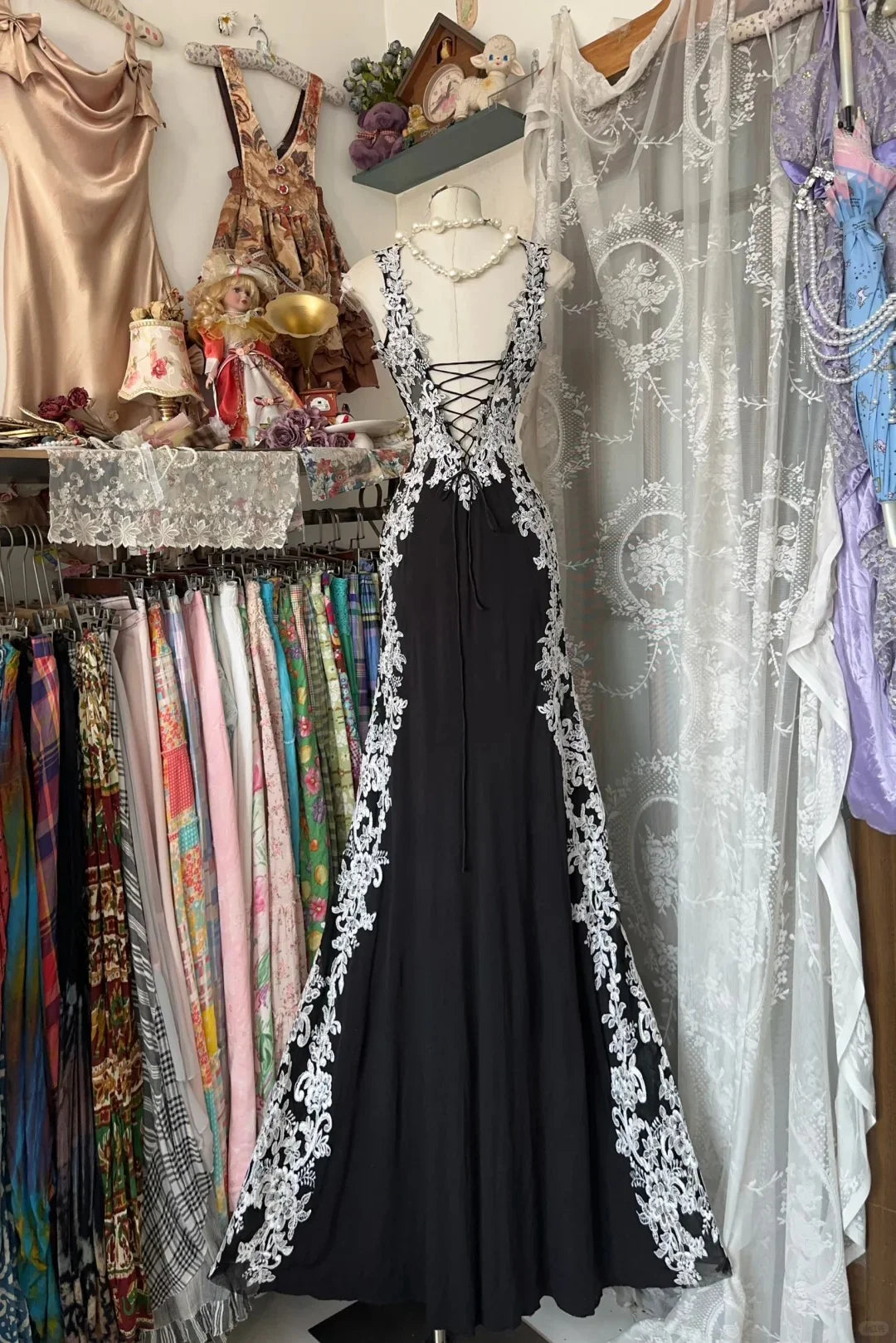 Glamorous Mermaid Sweetheart Sleeveless Lace Black Maxi Prom Dress