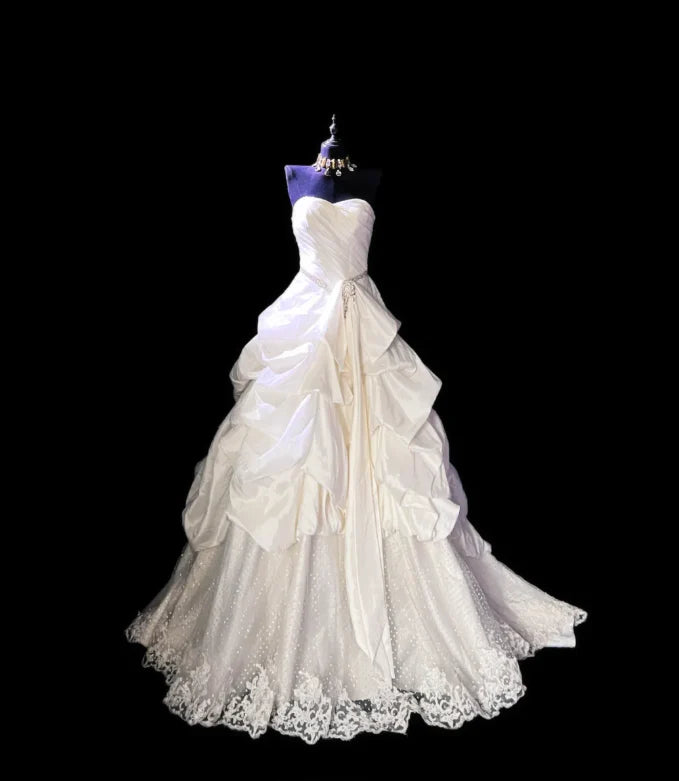 Glamorous Strapless Lace Pleated Sleeveless Ivory Satin Wedding Dresses