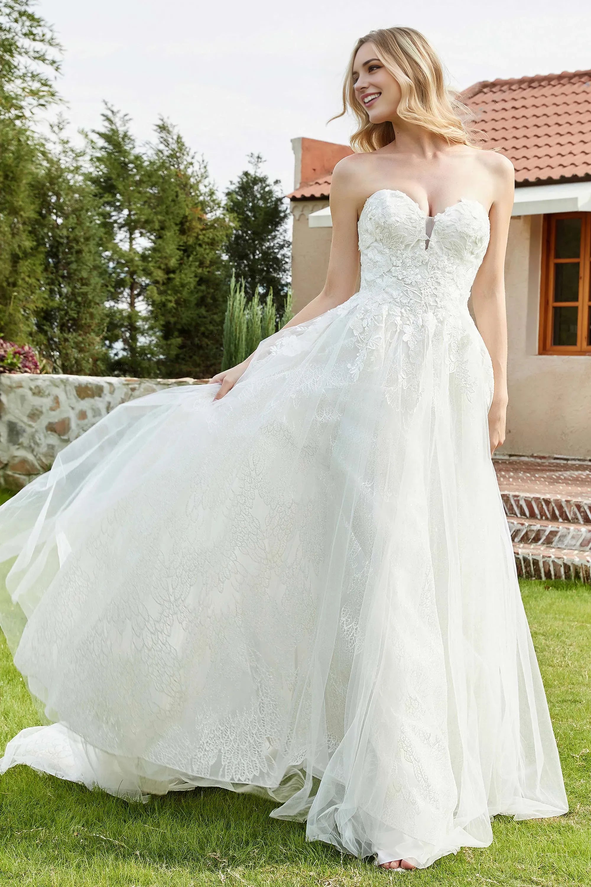Gorgeous Ballgown Sweetheart Neck Strapless Open Back Floor-Length Applique Tulle Wedding Dresses