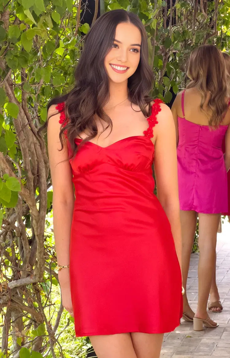 Gorgeous Red Satin Homecoming Dress with Floral  Embellished Strap Sweetheart Neckline  Bodycon Fit for a Stunning Party Look