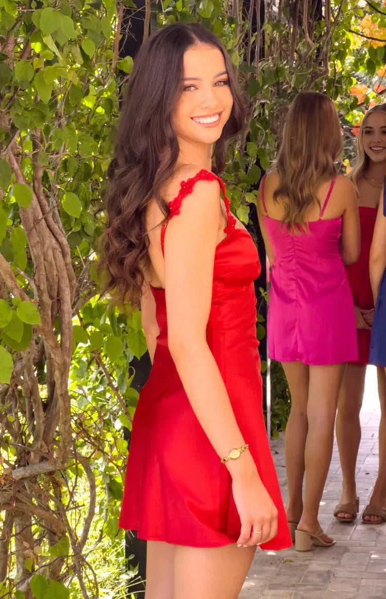 Gorgeous Red Satin Homecoming Dress with Floral  Embellished Strap Sweetheart Neckline  Bodycon Fit for a Stunning Party Look