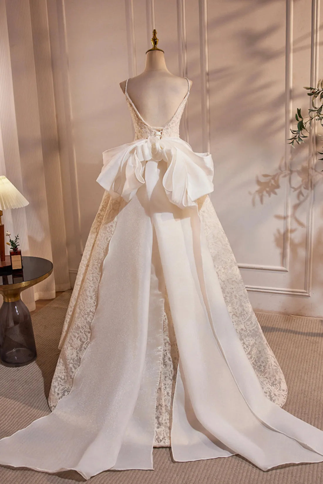 Light Champagne V-Neck Lace Long Prom Dress A-Line Spaghetti Straps Backless Party Dress with Bow