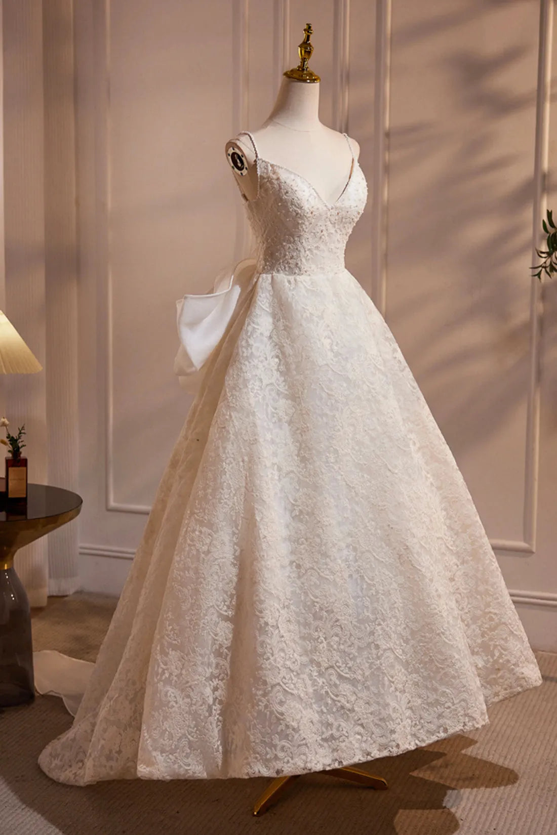 Light Champagne V-Neck Lace Long Prom Dress A-Line Spaghetti Straps Backless Party Dress with Bow