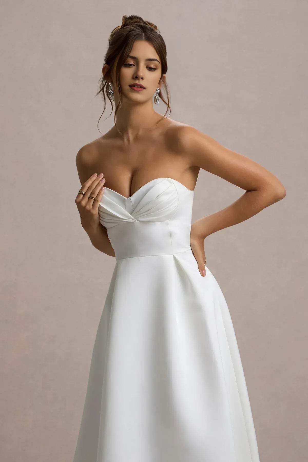 Luxurious Ivory Satin Strapless Prom Dresses Ruched Sweetheart Neck Midi Length Refined Fit for Proms Weddings