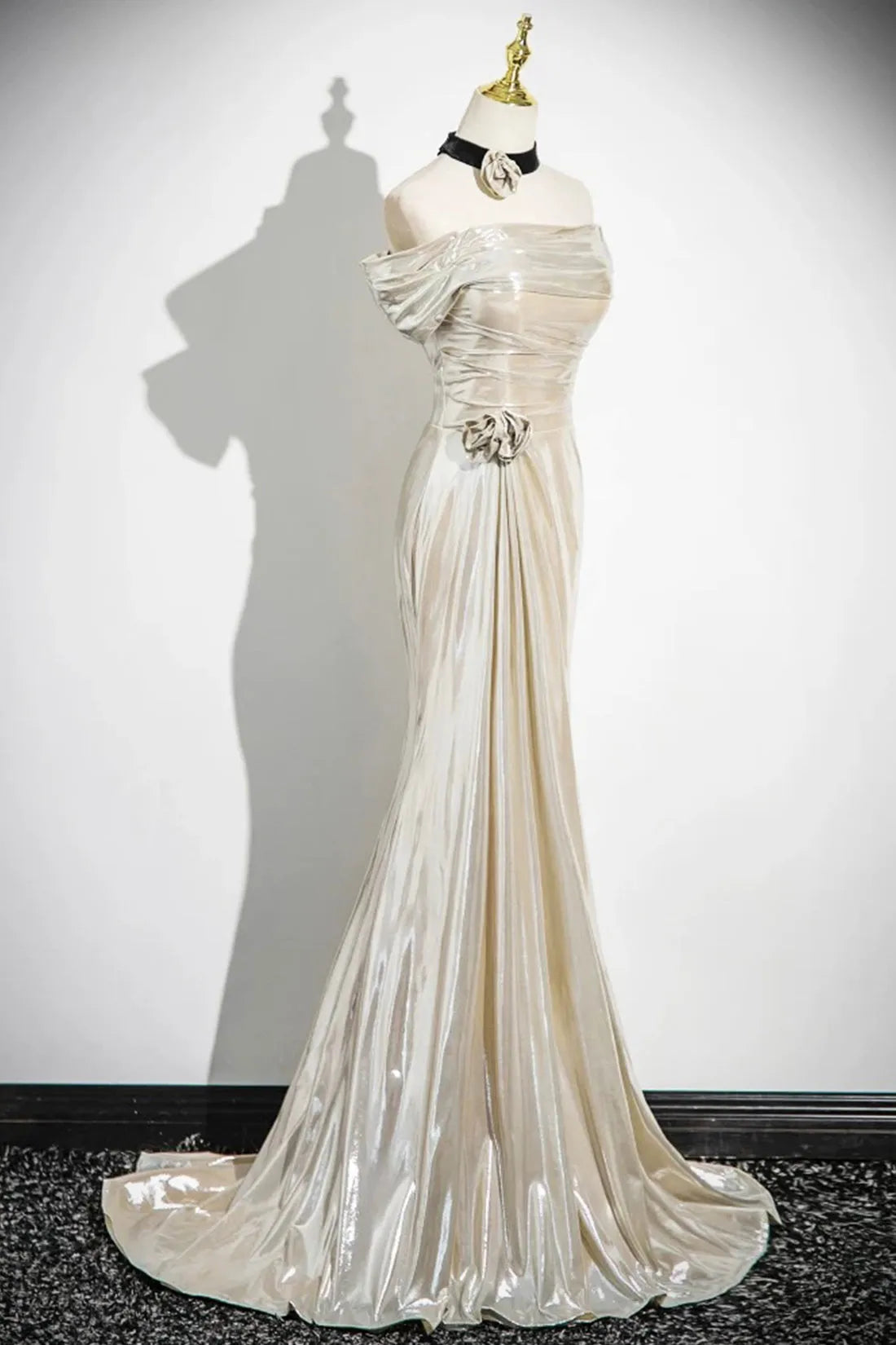 Mermaid Off the Shoulder Floor Length Prom Dress Shiny Champagne Evening Party Dress