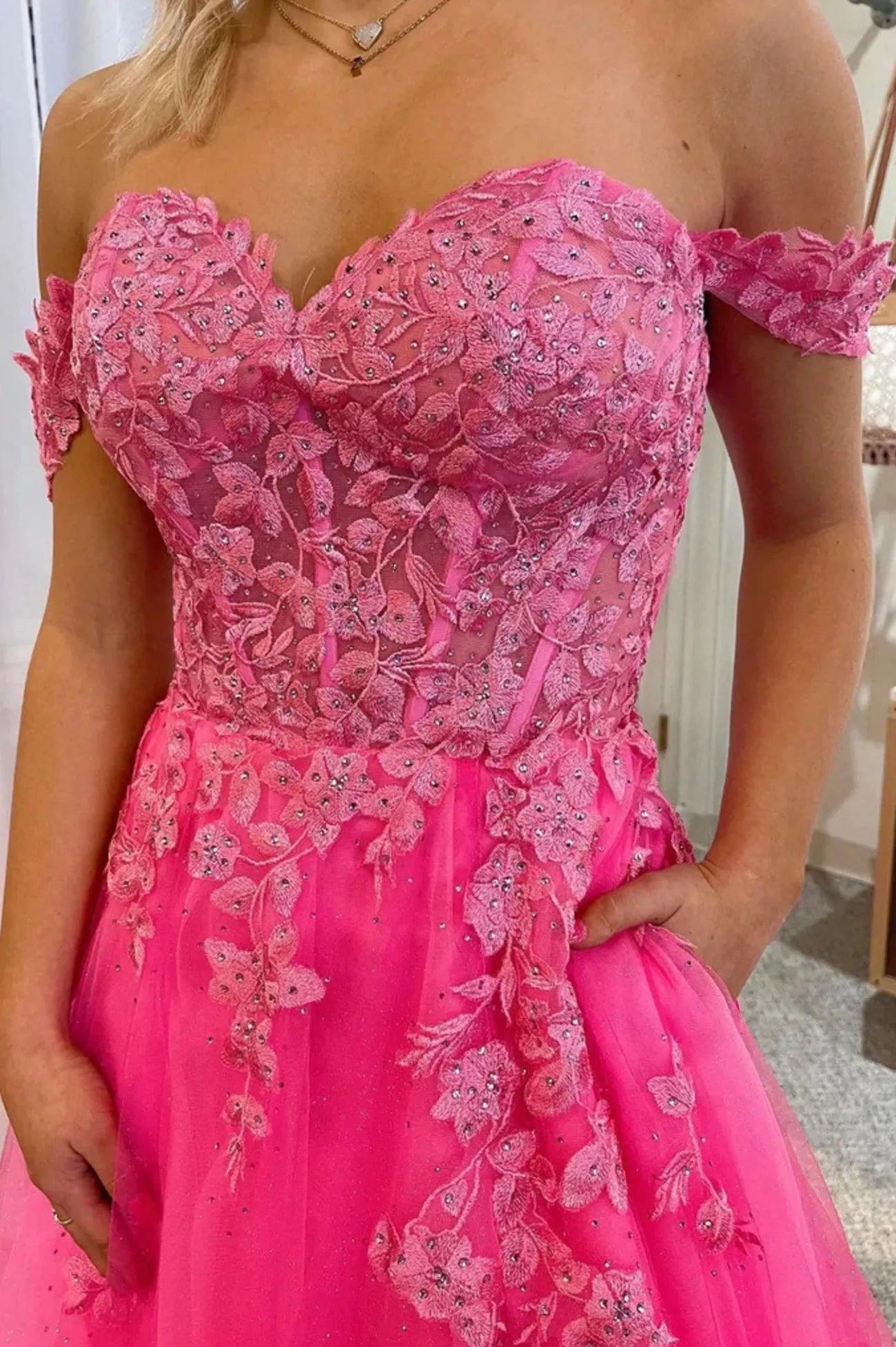 Pink Tulle Off the Shoulder Prom Dress with Lace A-Line Evening Dress with Slit ﻿