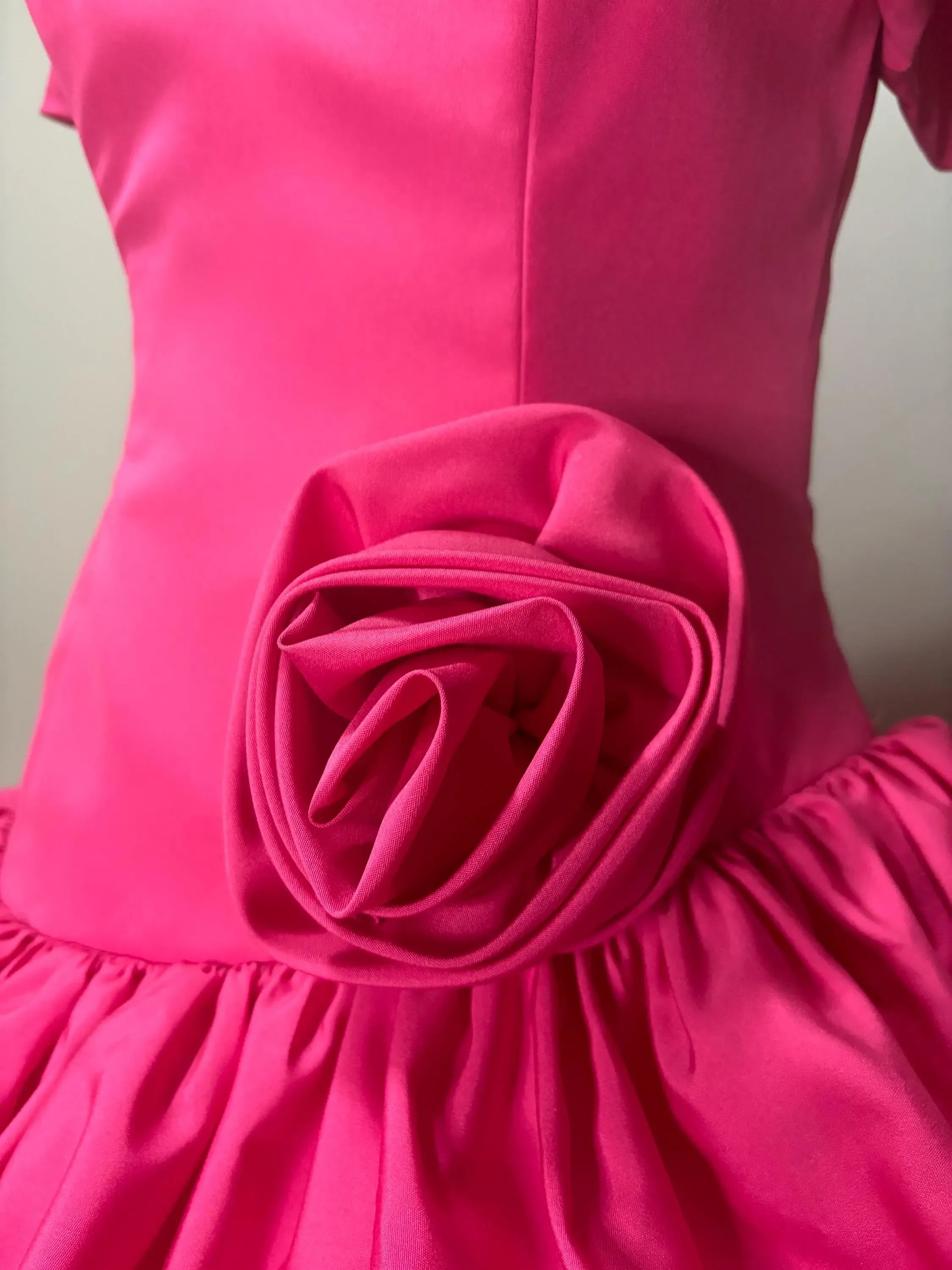 Playful A-Line V Neck Short-Sleeved Floral-Appliqued Hot Pink Mini-Length Prom Dress For Women Ready To Ship
