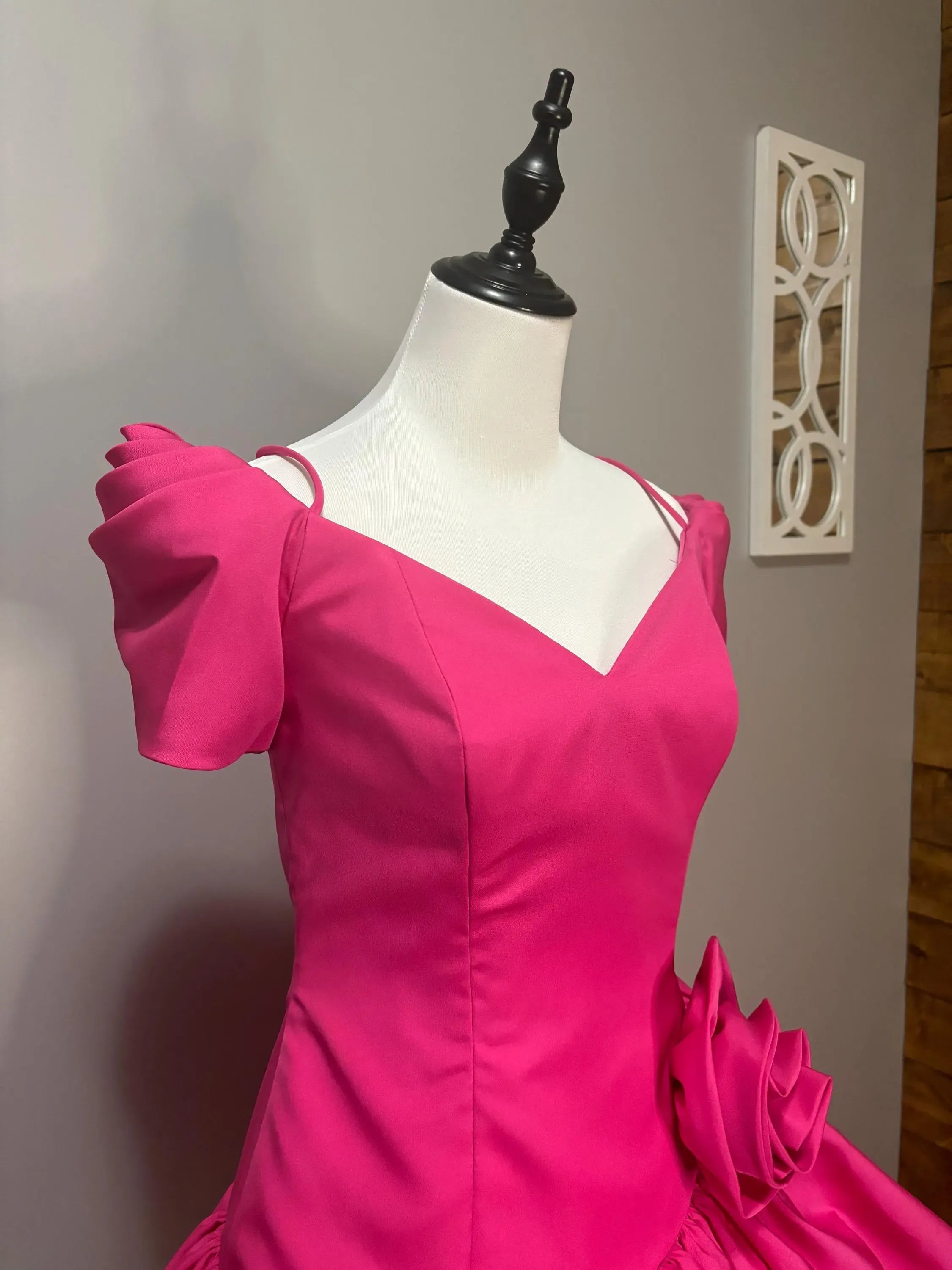 Playful A-Line V Neck Short-Sleeved Floral-Appliqued Hot Pink Mini-Length Prom Dress For Women Ready To Ship