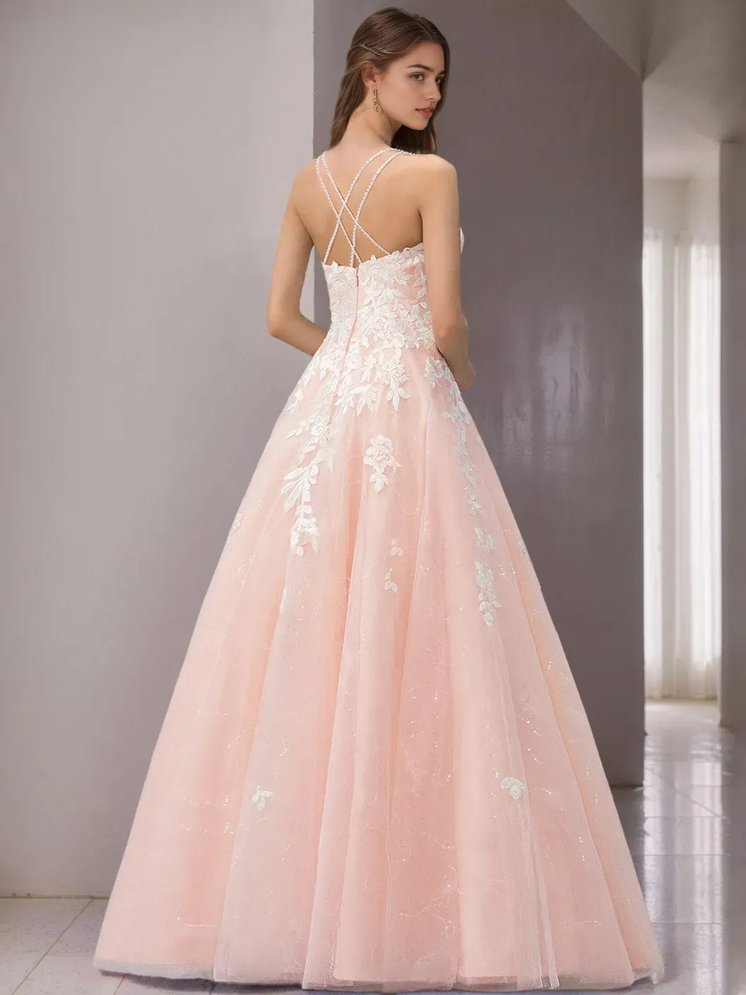 Princess Spaghetti Straps Sleeveless Floor-Length Wedding Dress with Appliques Lace