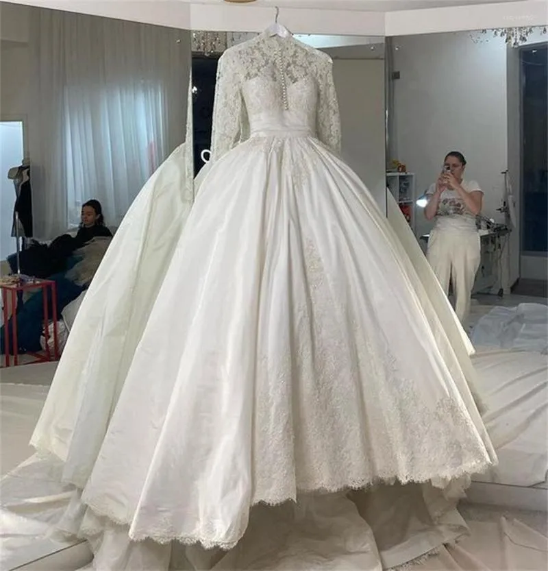 Wedding Dress  Flowers Pearls High Neck Lace Dresses Bridal Long Sleeve Ball Gowns For Women Ivory Muslim Engagement Dress